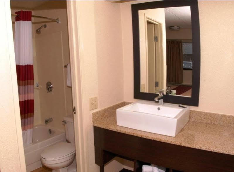 Red Roof Inn Plus+ Pittsburgh South - Airport Kültér fotó